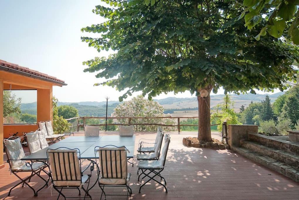 Stunning Country House Overlooking Tuscany Hills Lorenzana Exterior photo