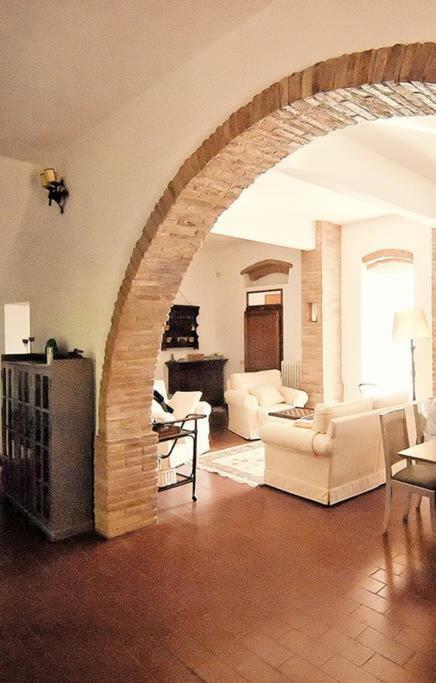 Stunning Country House Overlooking Tuscany Hills Lorenzana Exterior photo